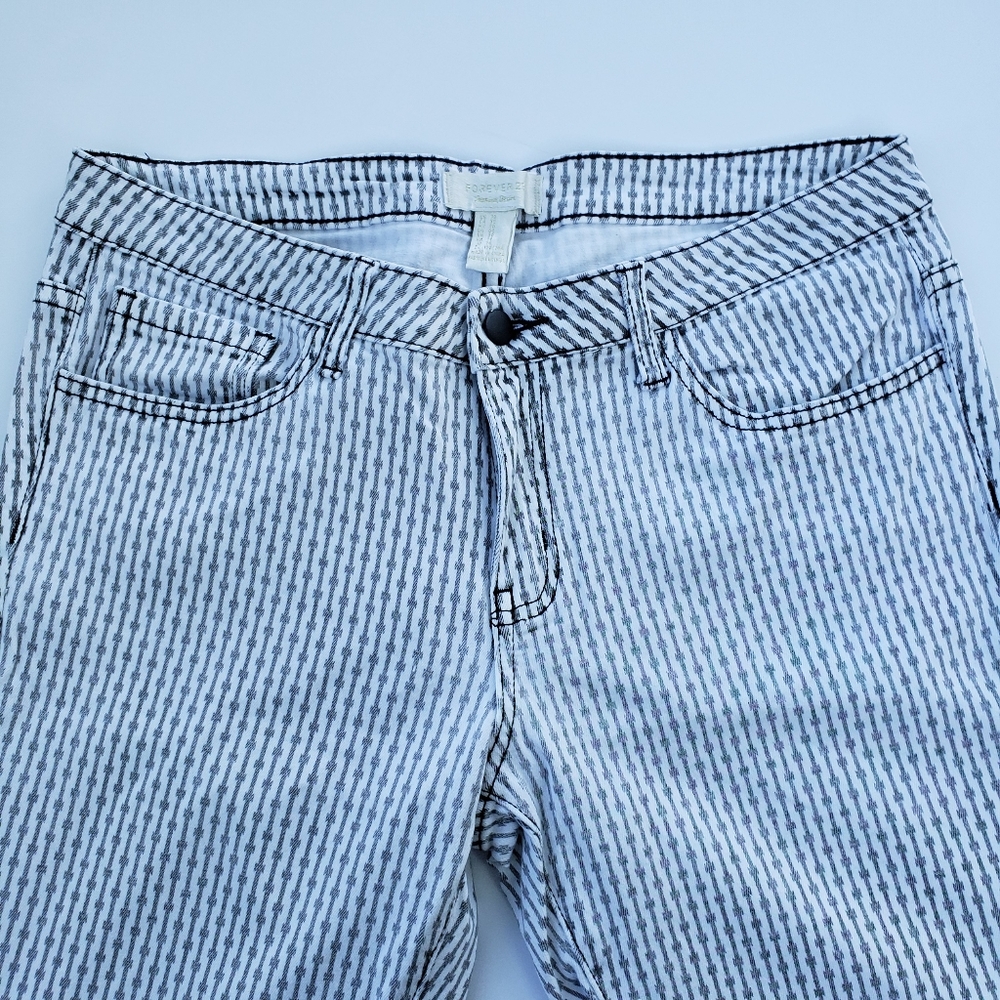 Forever 21 White and Black Striped Women’s Jeans
